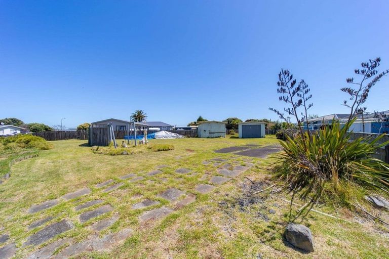 Photo of property in 9 Tainui Street, Castlecliff, Whanganui, 4501