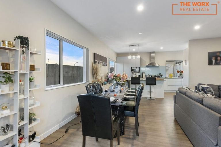 Photo of property in 11 Regis Park Drive, Pukekohe, 2120