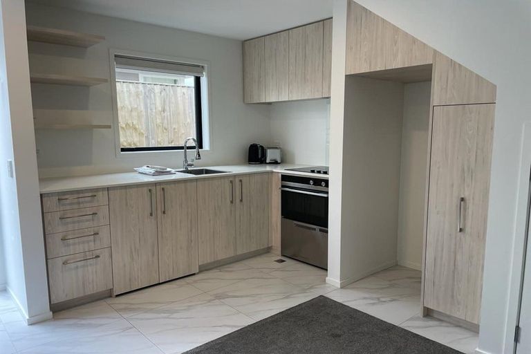 Photo of property in 2/170 Don Buck Road, Massey, Auckland, 0614