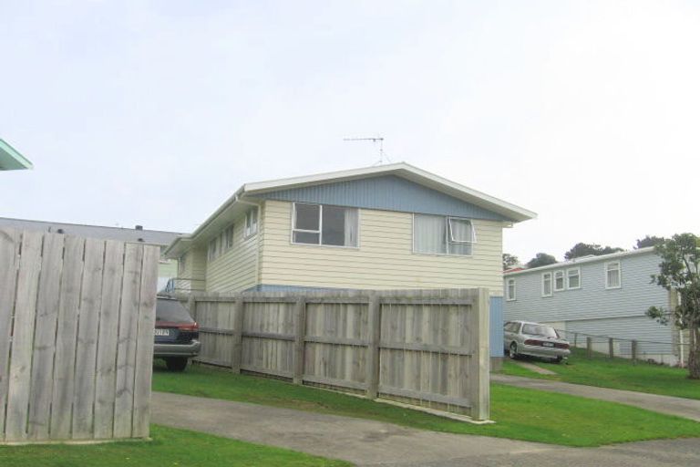 Photo of property in 45 Beaumaris Crescent, Ascot Park, Porirua, 5024