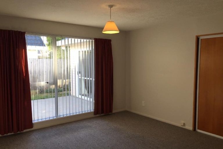 Photo of property in 25 Creese Place, Redwood, Christchurch, 8051