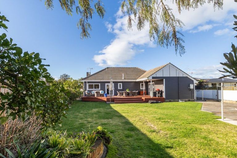 Photo of property in 52 Auckland Road, Greenmeadows, Napier, 4112