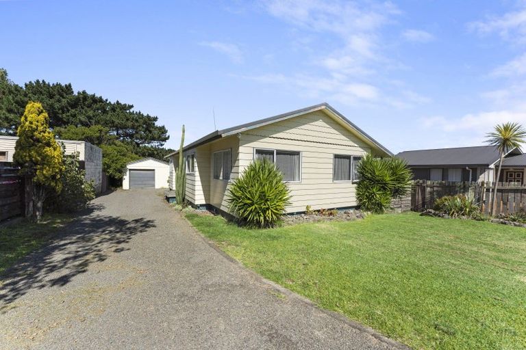 Photo of property in 97 Koputara Road, Himatangi Beach, Foxton, 4891