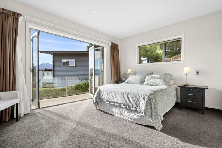 Photo of property in 12 Bovett Place, Wanaka, 9305