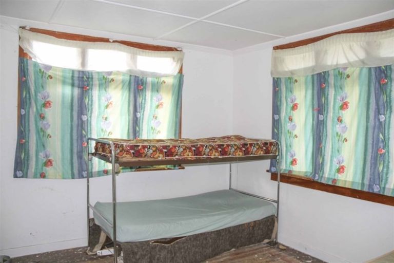 Photo of property in 17 Settlement Road, Papatotara, Tuatapere, 9691