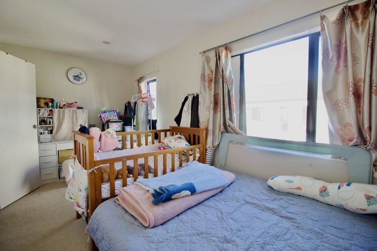 Photo of property in Lynn Park Terrace, 23/12 Ambrico Place, New Lynn, Auckland, 0600