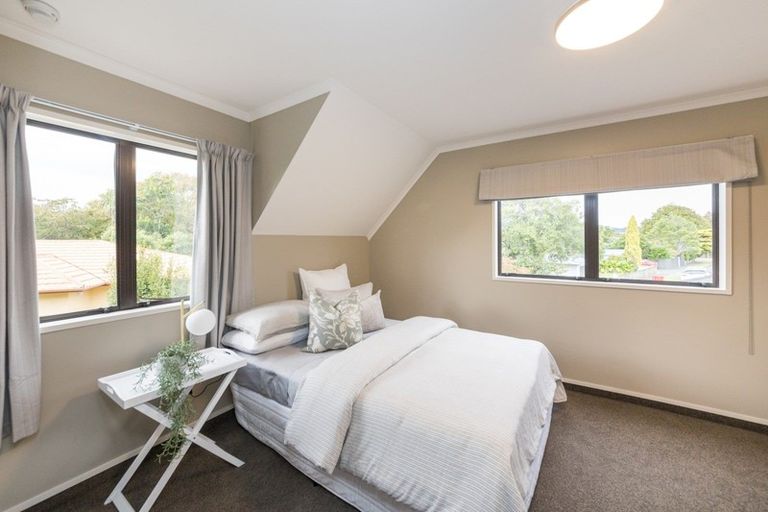 Photo of property in 8 Harrow Place, Hokowhitu, Palmerston North, 4410