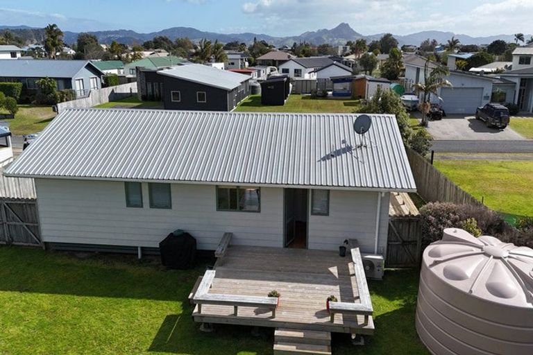 Photo of property in 11 Hawk Hill Crescent, Cooks Beach, Whitianga, 3591