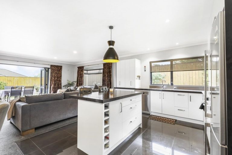 Photo of property in 15 Hollinger Place, Nawton, Hamilton, 3200