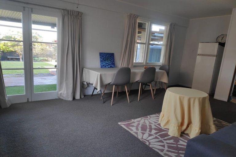 Photo of property in 114 Pacific Parade, Army Bay, Whangaparaoa, 0930