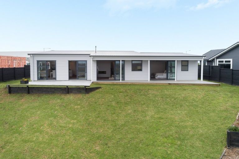 Photo of property in 11 Goldstone Place, Omokoroa, 3114