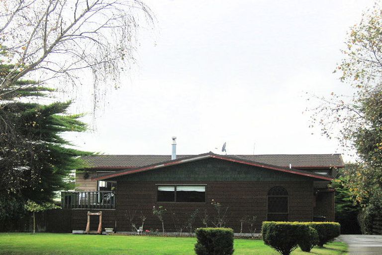 Photo of property in 92 Eatwell Avenue, Paraparaumu Beach, Paraparaumu, 5032