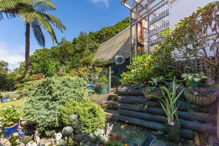 Photo of property in 16 Arthur Crescent, Waikawa, Picton, 7220