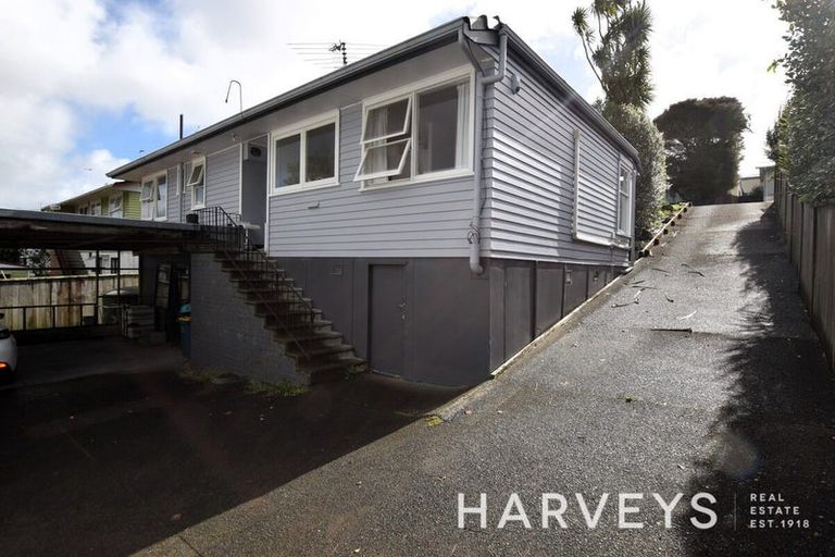 Photo of property in 42 Crystal Avenue, Glendene, Auckland, 0602