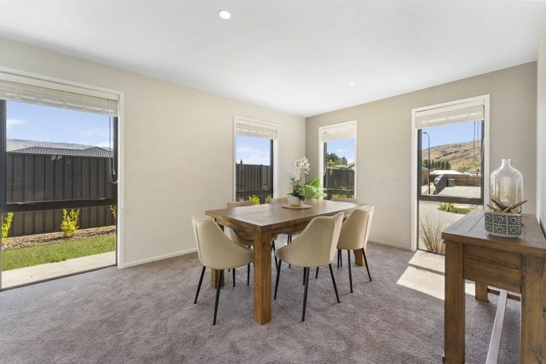 Photo of property in 2 Travertine Street, Cromwell, 9310