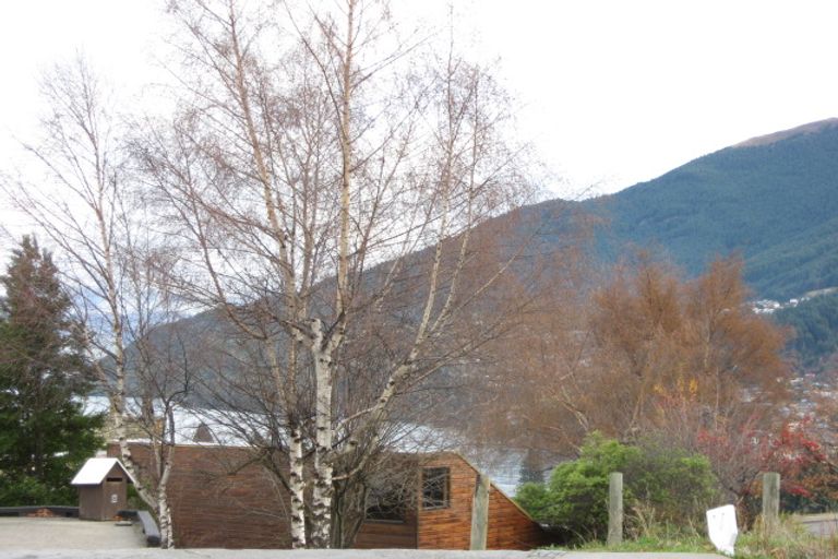 Photo of property in 8 Wakatipu Heights, Queenstown, 9300