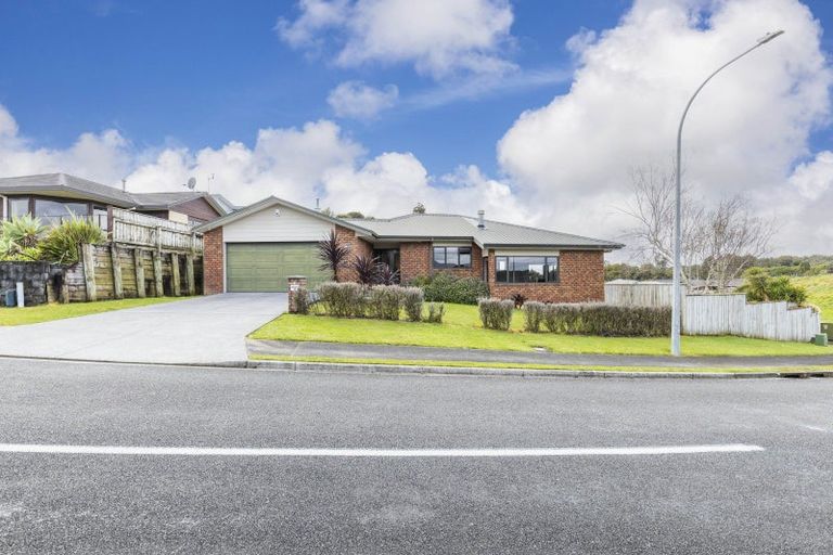 Photo of property in 5 Rotokare Crescent, Whalers Gate, New Plymouth, 4310