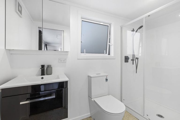 Photo of property in 3 Terrace Road, Titahi Bay, Porirua, 5022