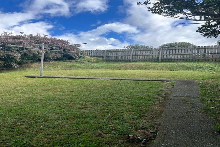 Photo of property in 15-17 Corinna Street, Waitangirua, Porirua, 5024