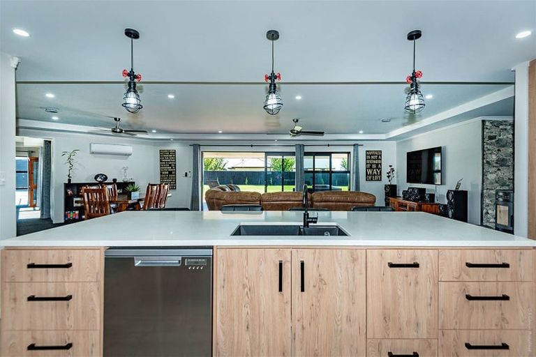 Photo of property in 62 Kingsdowne Drive, West Melton, 7618