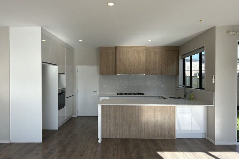 Photo of property in 9 St Claire Road, Silverdale, 0932