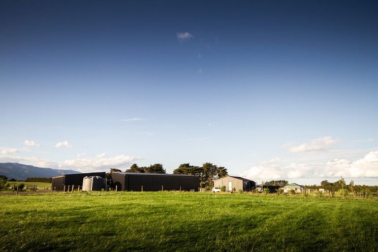 Photo of property in 490 Maharahara Road, Dannevirke, 4972