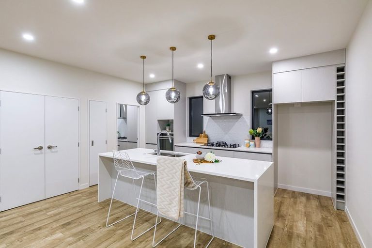 Photo of property in 9 Dida Park Drive, Kumeu, 0810