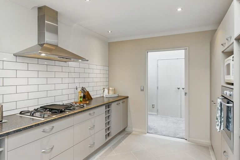 Photo of property in 5 Cadastral Court, Paraparaumu, 5032