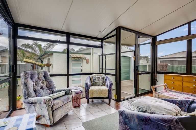 Photo of property in 5 Burness Road, Greenmeadows, Napier, 4112