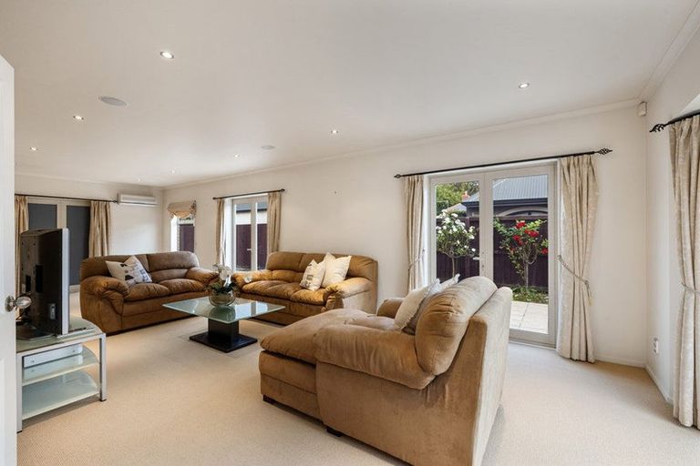 Photo of property in 133 Fendalton Road, Fendalton, Christchurch, 8052