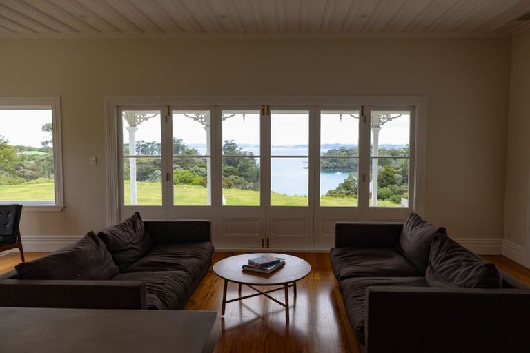 Photo of property in 206 Cape Rodney Road, Leigh, 0985