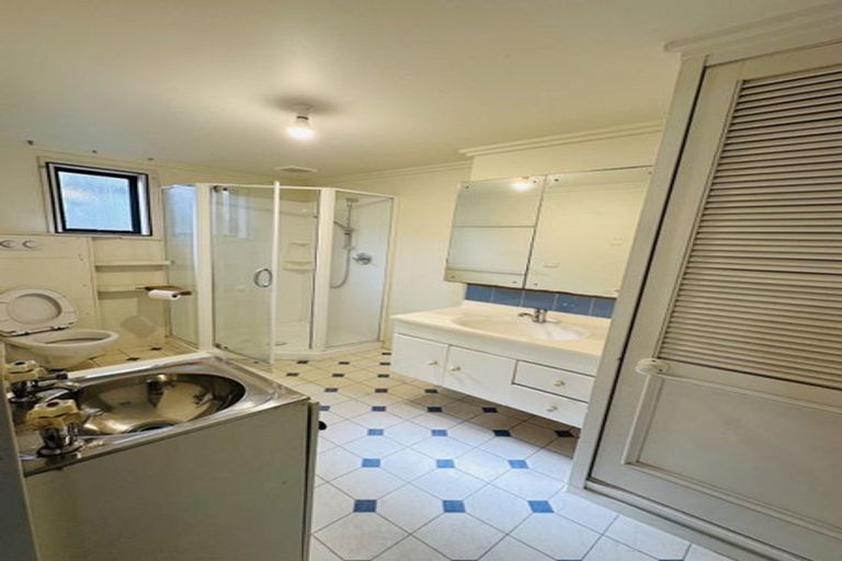 Photo of property in 4 Brian Crescent, Stanmore Bay, Whangaparaoa, 0932