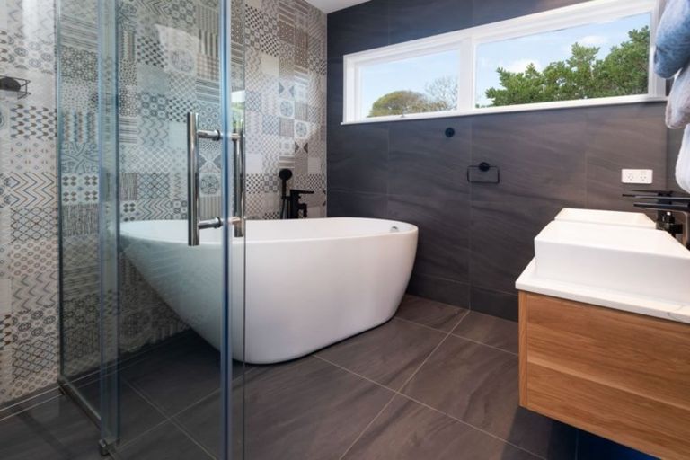 Photo of property in 52 Fordyce Avenue, Sunnyhills, Auckland, 2010