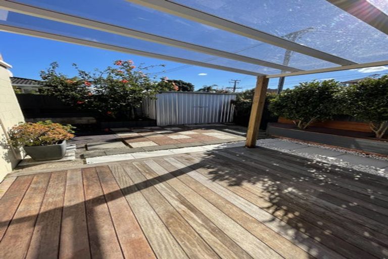 Photo of property in 1/5 Glen Road, Browns Bay, Auckland, 0630