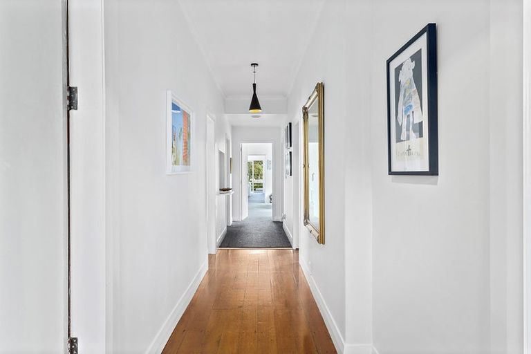 Photo of property in 8 Chatham Street, Berhampore, Wellington, 6023