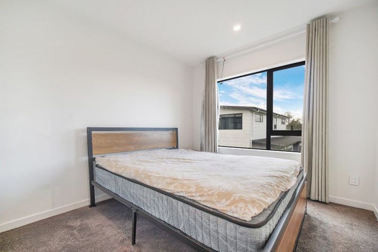 Photo of property in 12d Shamrock Lane, Te Atatu Peninsula, Auckland, 0610