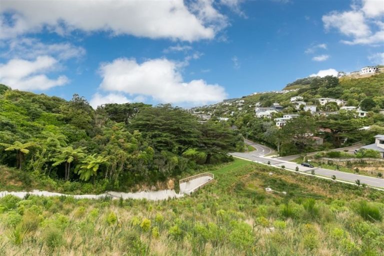 Photo of property in 6 Pihipihi Way, Crofton Downs, Wellington, 6035