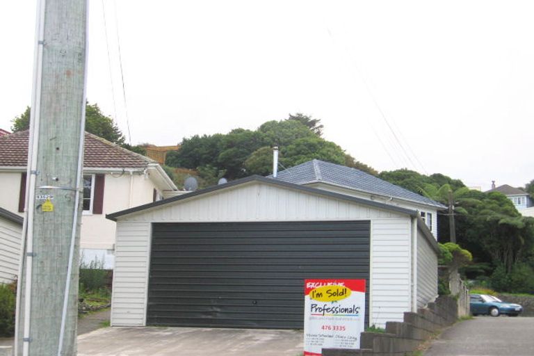 Photo of property in 15 Wavell Street, Karori, Wellington, 6012