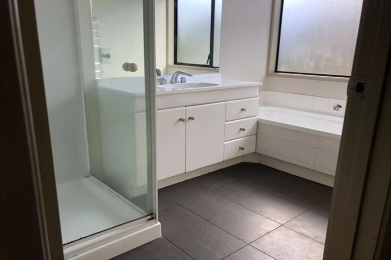 Photo of property in 30 Meadowland Drive, Somerville, Auckland, 2014