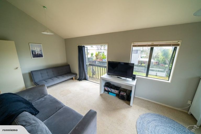 Photo of property in 21 Seabrook Avenue, New Lynn, Auckland, 0600
