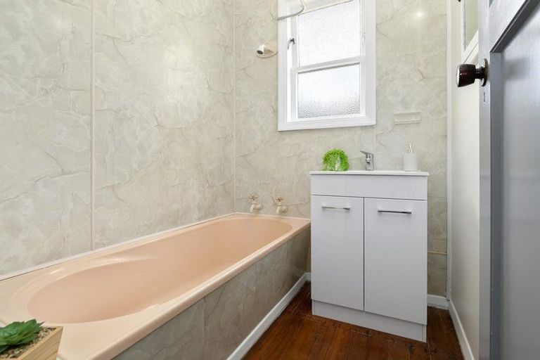 Photo of property in 96b Waiwhetu Road, Waterloo, Lower Hutt, 5011