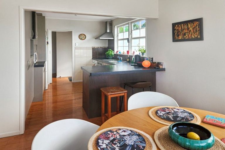 Photo of property in 9 Trosk Place, Waiuku, 2123