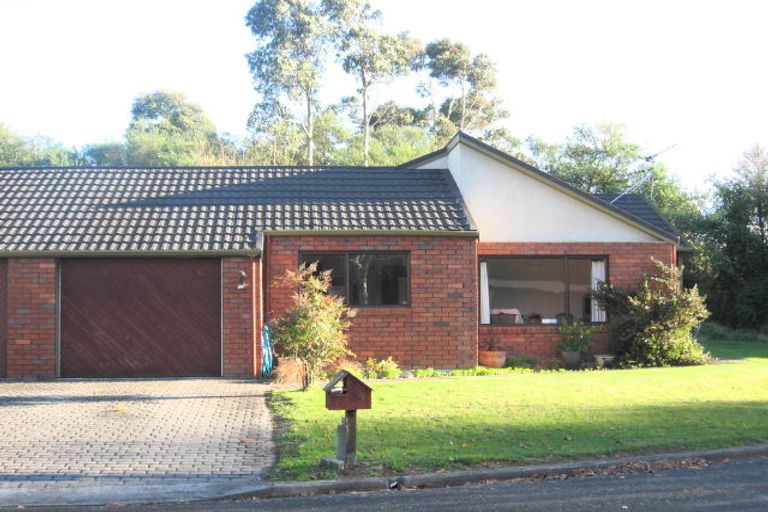 Photo of property in 4 Kew Grove, Raumati Beach, Paraparaumu, 5032