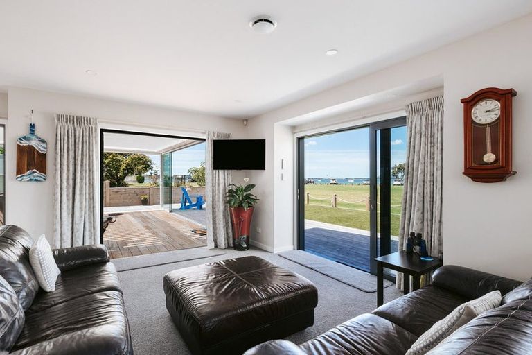 Photo of property in 26 Harbour View Road, Omokoroa, 3114