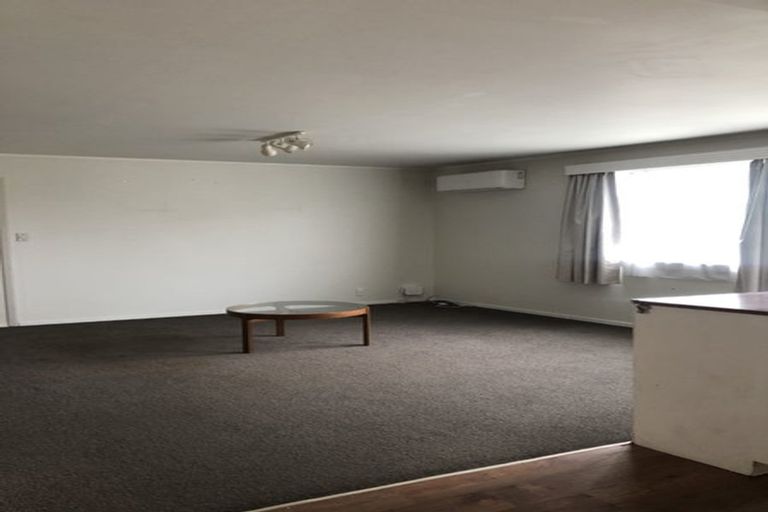 Photo of property in 101 Akaroa Drive, Maupuia, Wellington, 6022