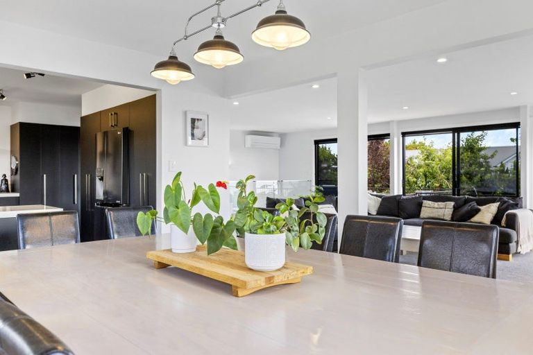 Photo of property in 1 Norfolk Road, Waipahihi, Taupo, 3330