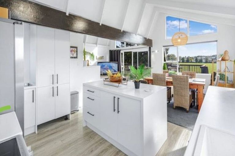 Photo of property in 16 Shelley Jane Place, Dinsdale, Hamilton, 3204