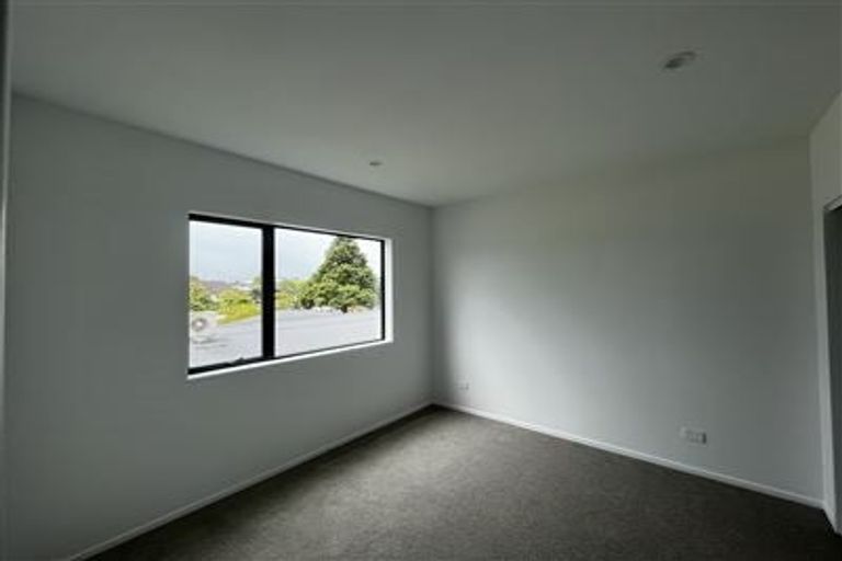 Photo of property in 39 Eileen Newey Place, Henderson, Auckland, 0612