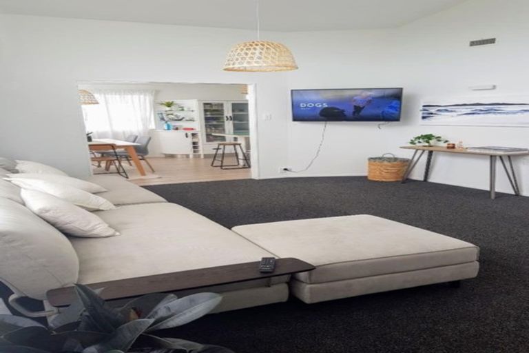 Photo of property in 3 Kipling Drive, Whalers Gate, New Plymouth, 4310