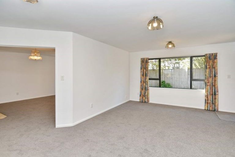 Photo of property in 10 Mclean Place, Woodend, 7610